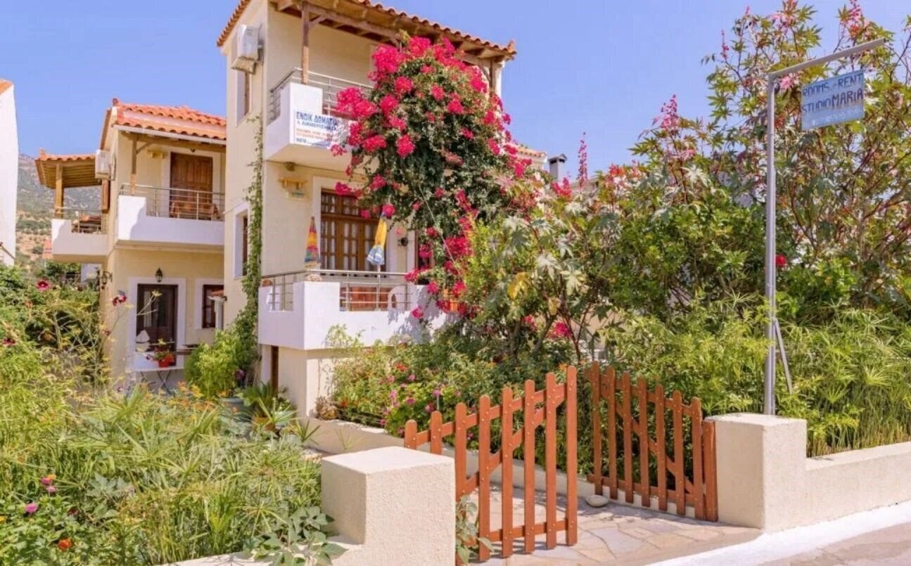 Готель Maria Studios & Apartments 3*